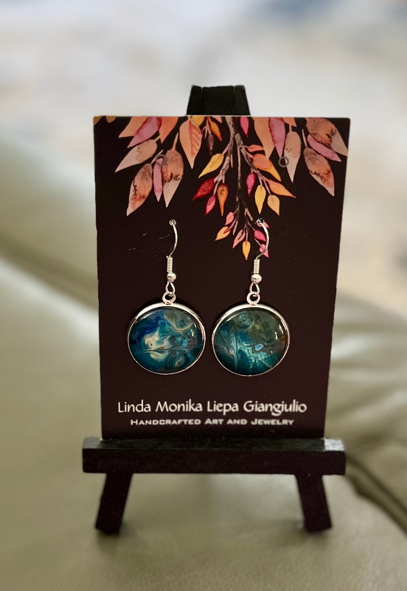 E24-070 Blue acrylic Pour #2 in Silver