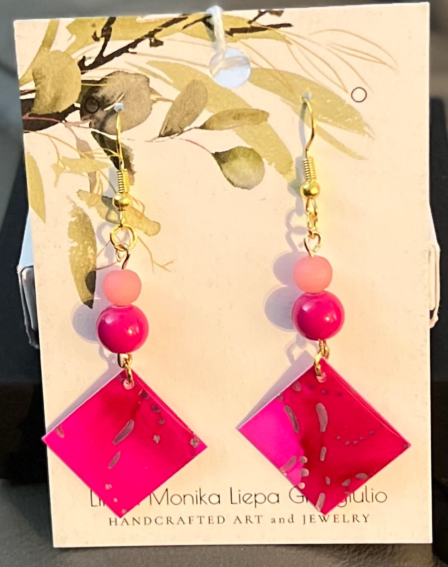 E26-033 Pink Diamonds with 2 Beads