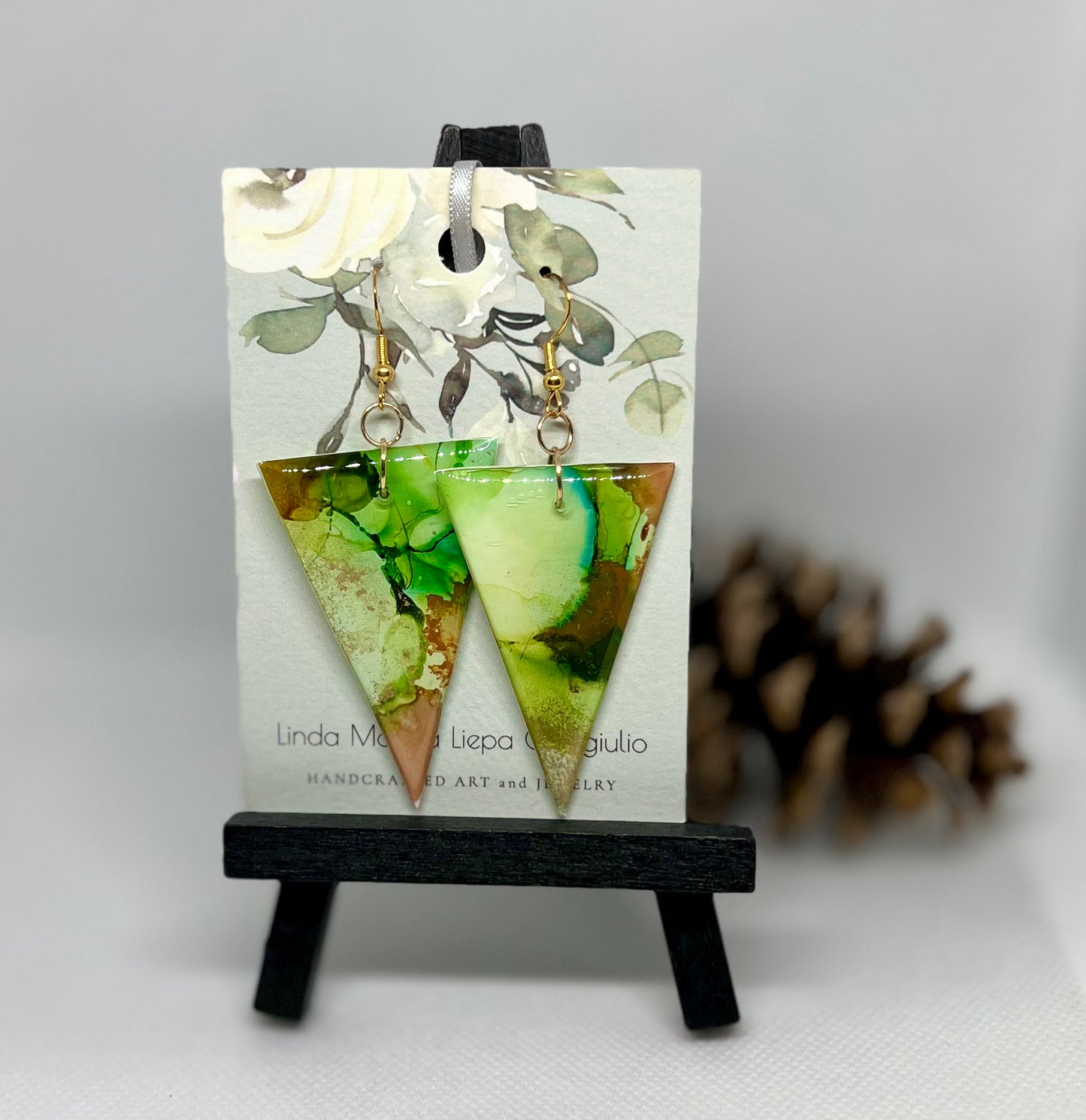 E105-Multicolored Triangles Green, Brown, Copper