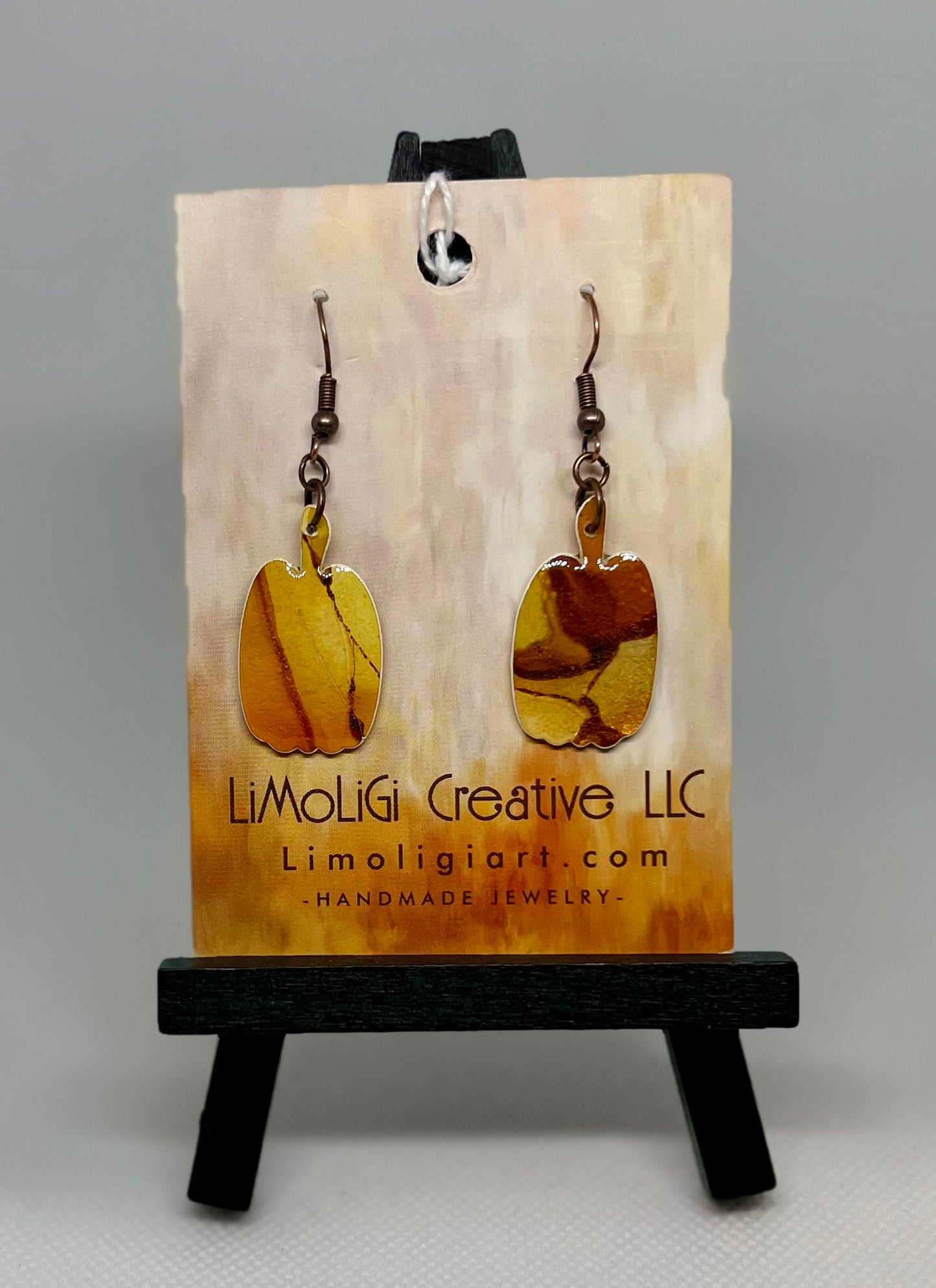 E24-095 Small Pumpkin - Brown with Stripes 2024