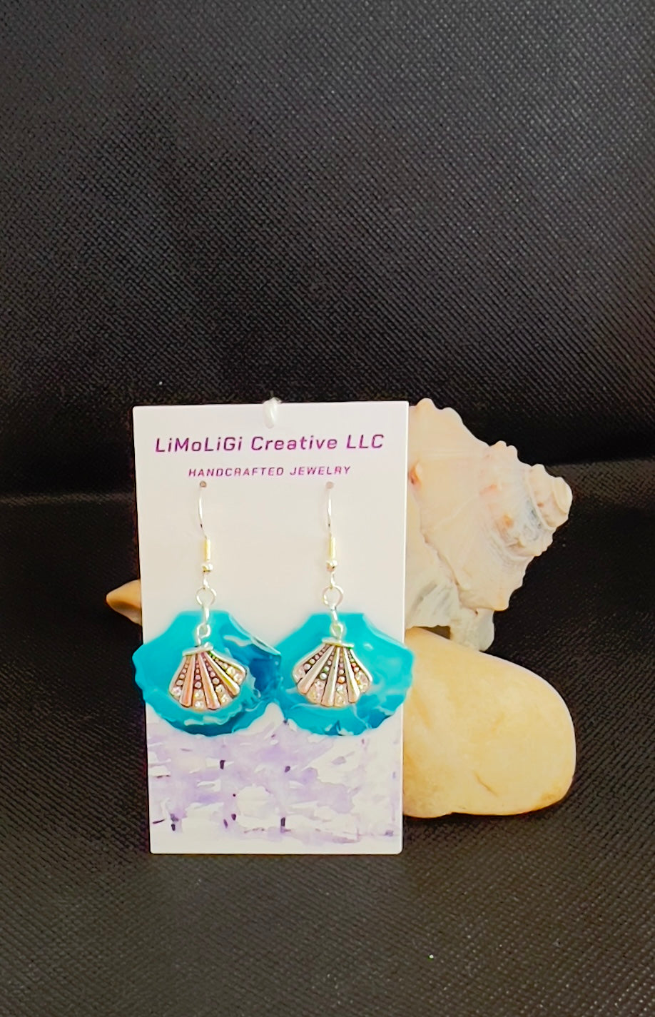 E25-010 Blue Shell with Charm