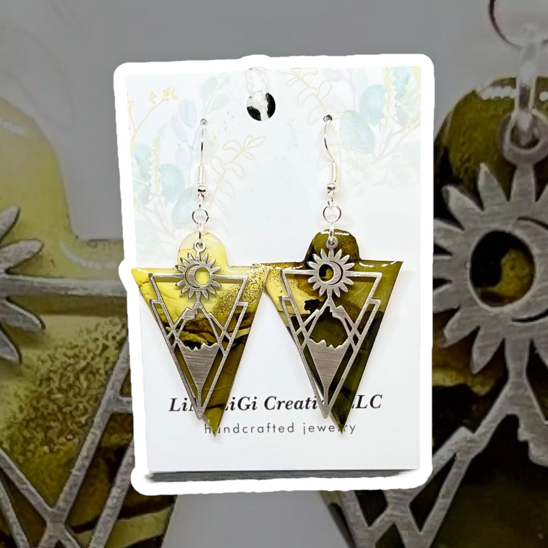 E25-019 Mountain and Sun A