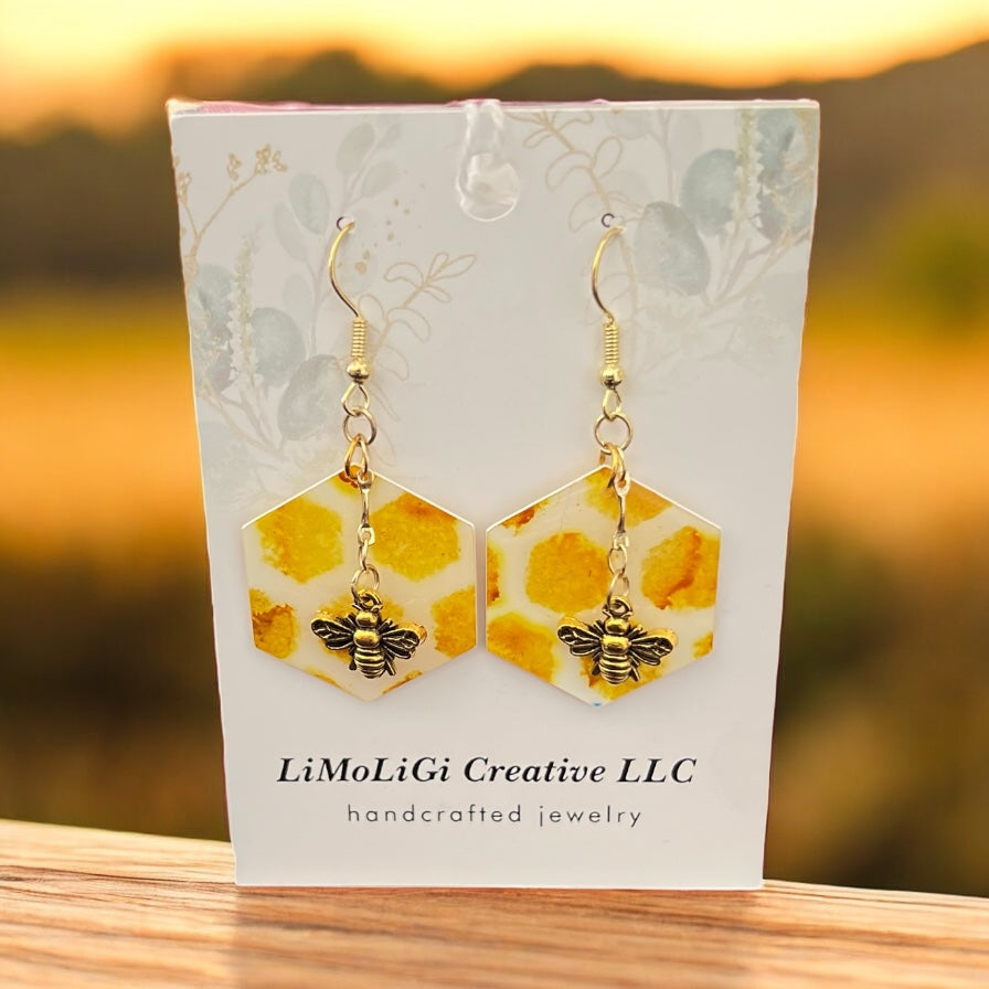 E25-029 Beehive with small gold bees #2