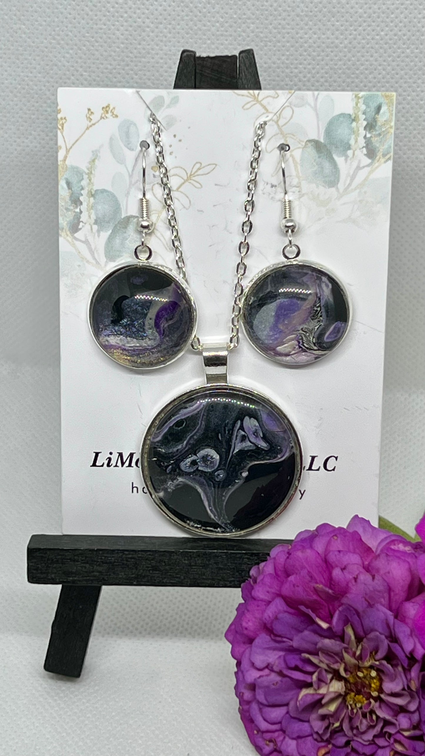 E25-047 Purple Flow Set I / Acrylic Pour in silver round setting with glass cabochon