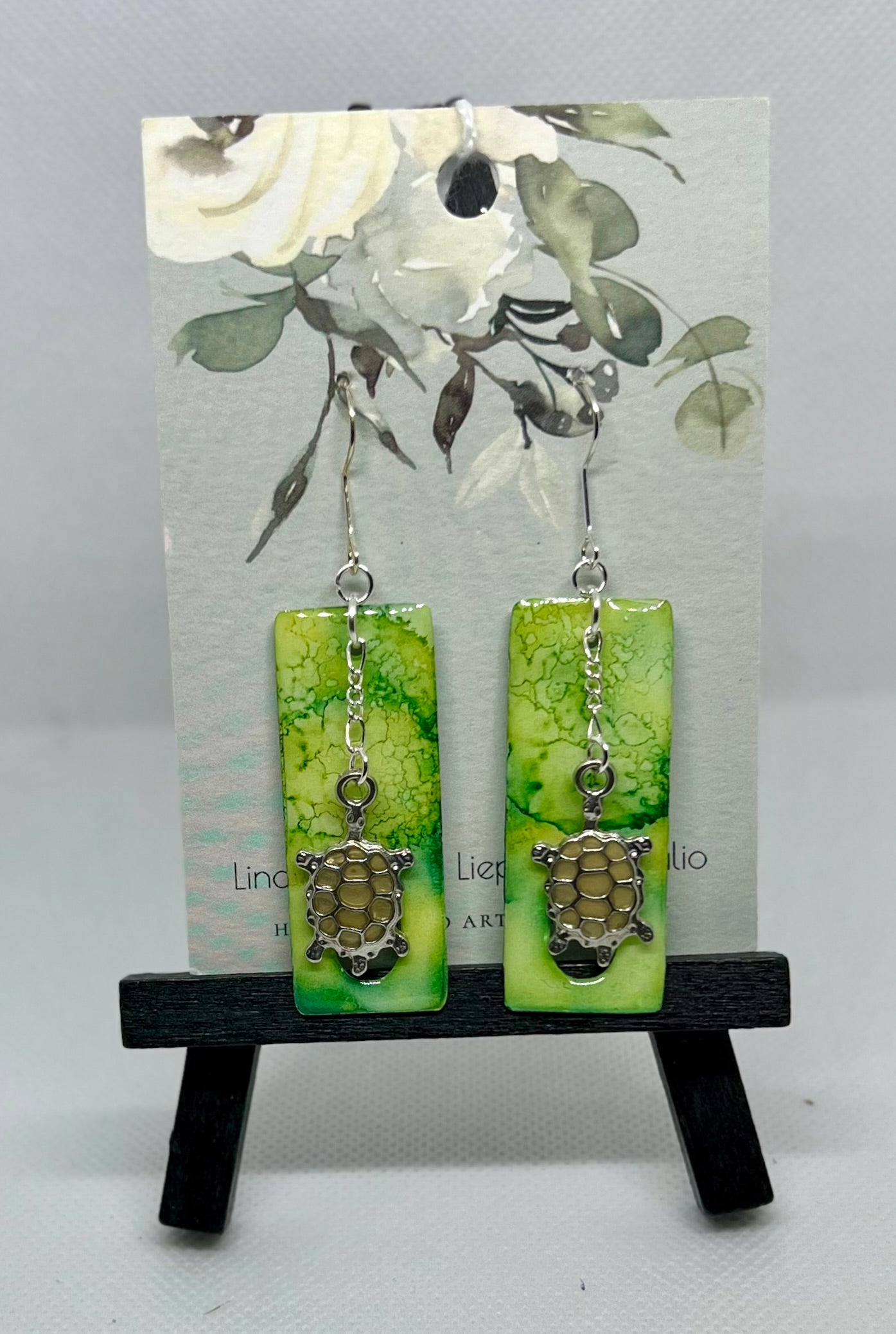 E25-063 Green Pond Rectangle with hole and Turtle Charm