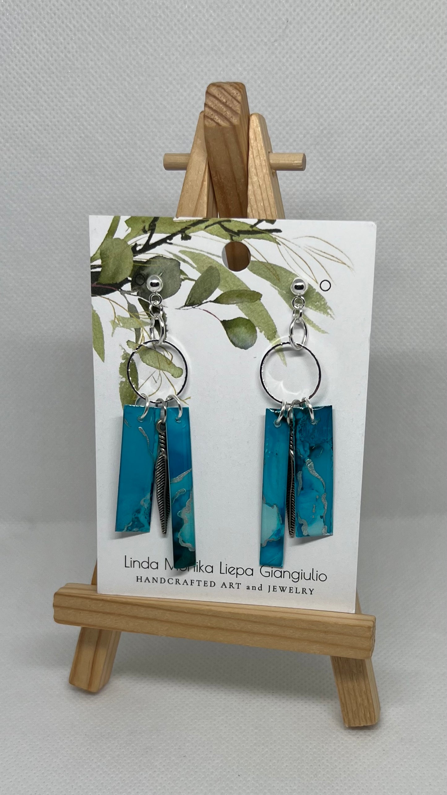 E25-064 Blue Uneven Rectangles and Silver Feather on silver ring