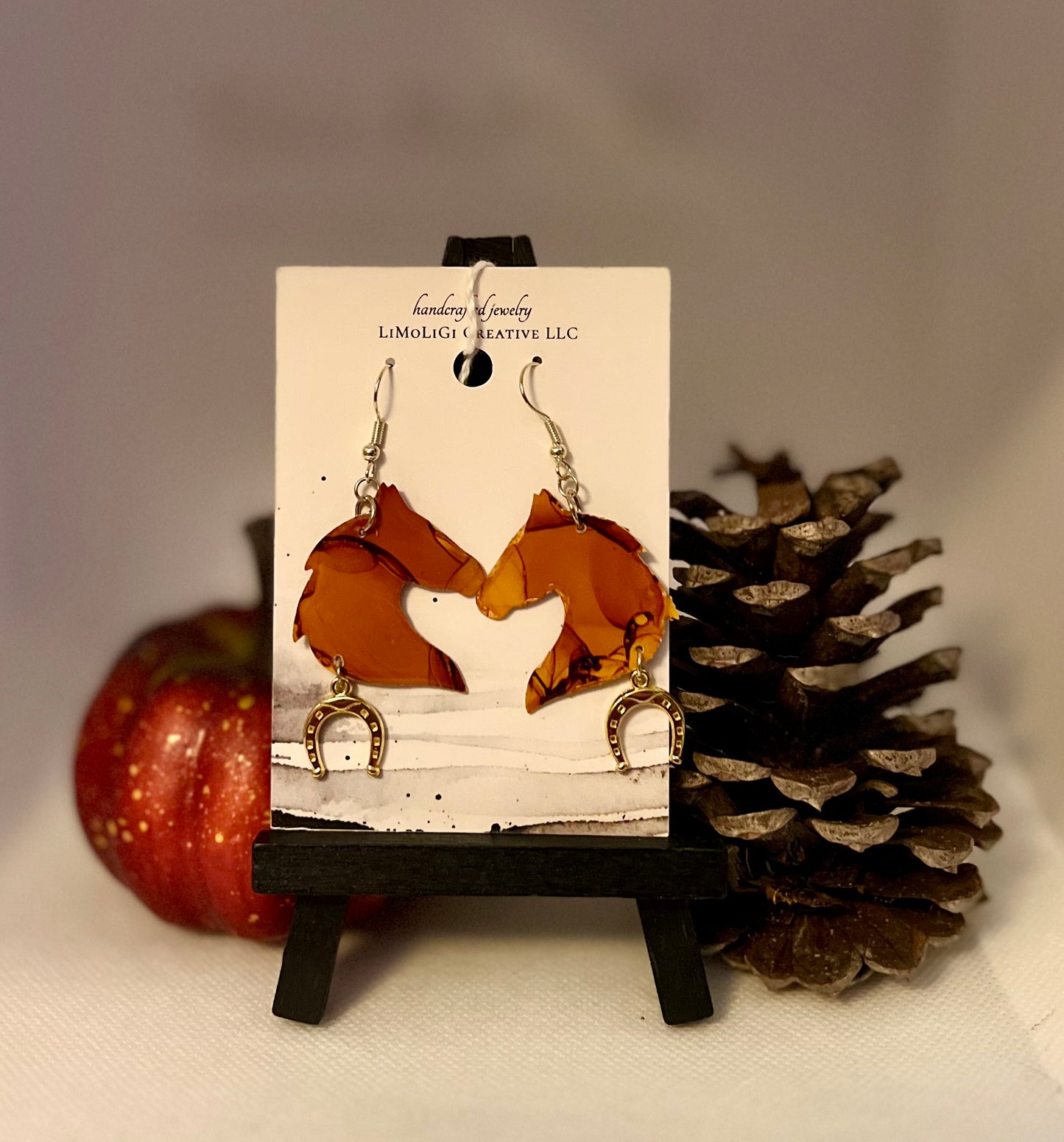 E25-094 Brown Horsehead with Gold Horseshoe #1