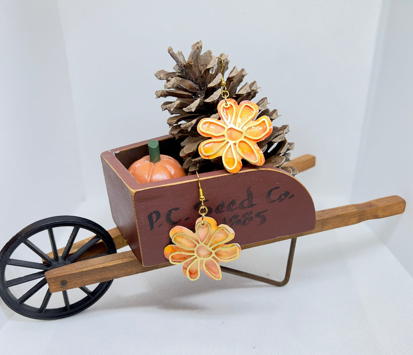 E066-Flower with Gold Front - light color