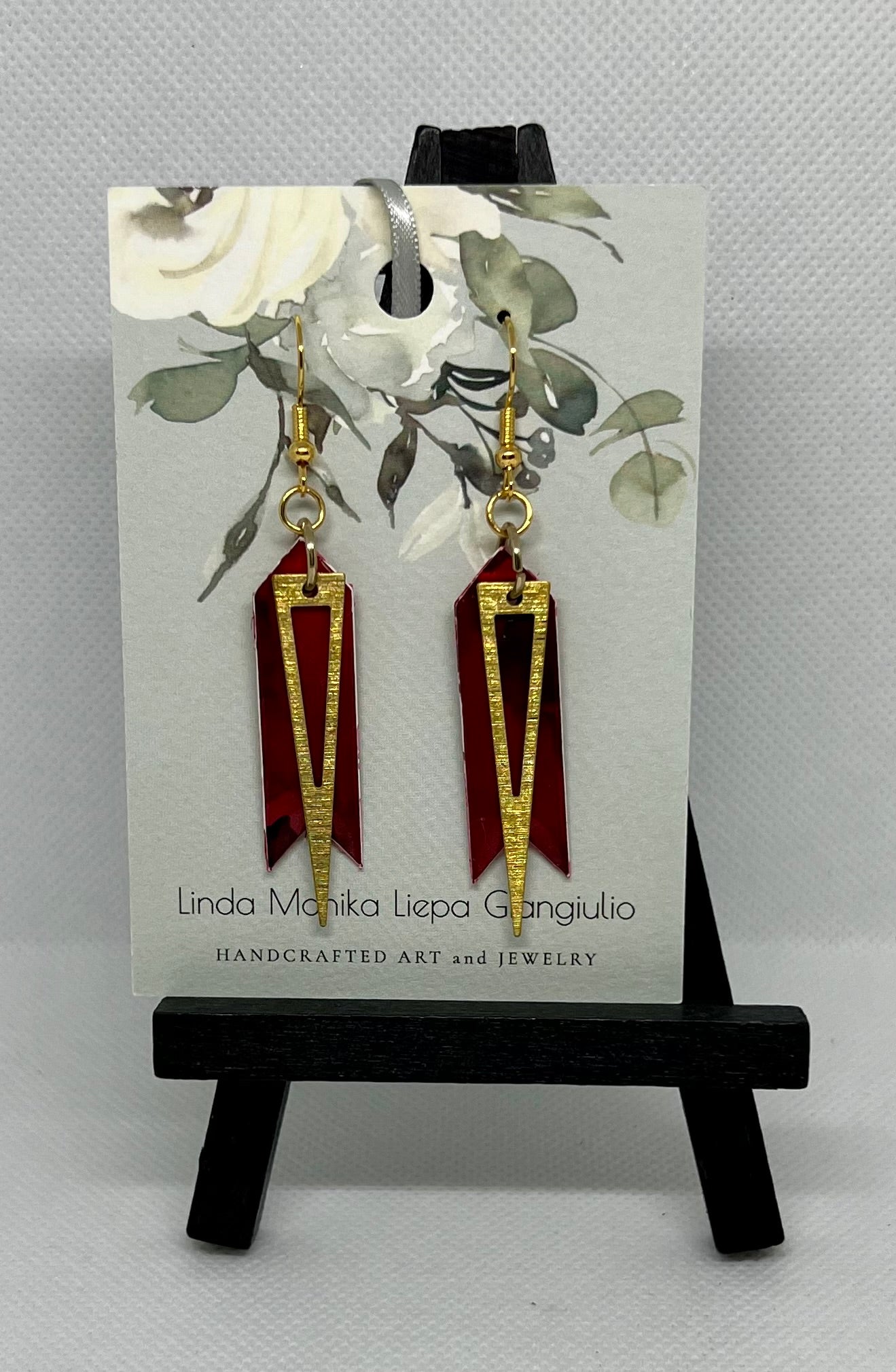 E113-Red Arrow with Open Brass Triangle