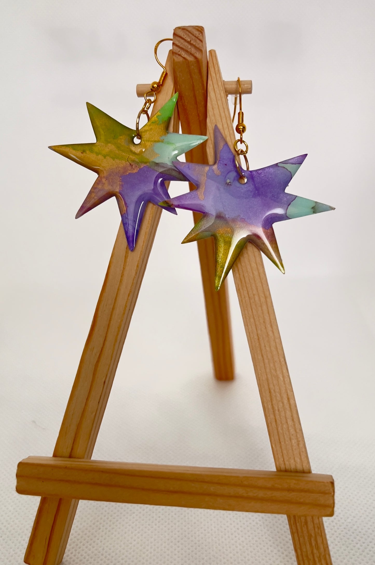 E077-Funky stars in purple/green/gold