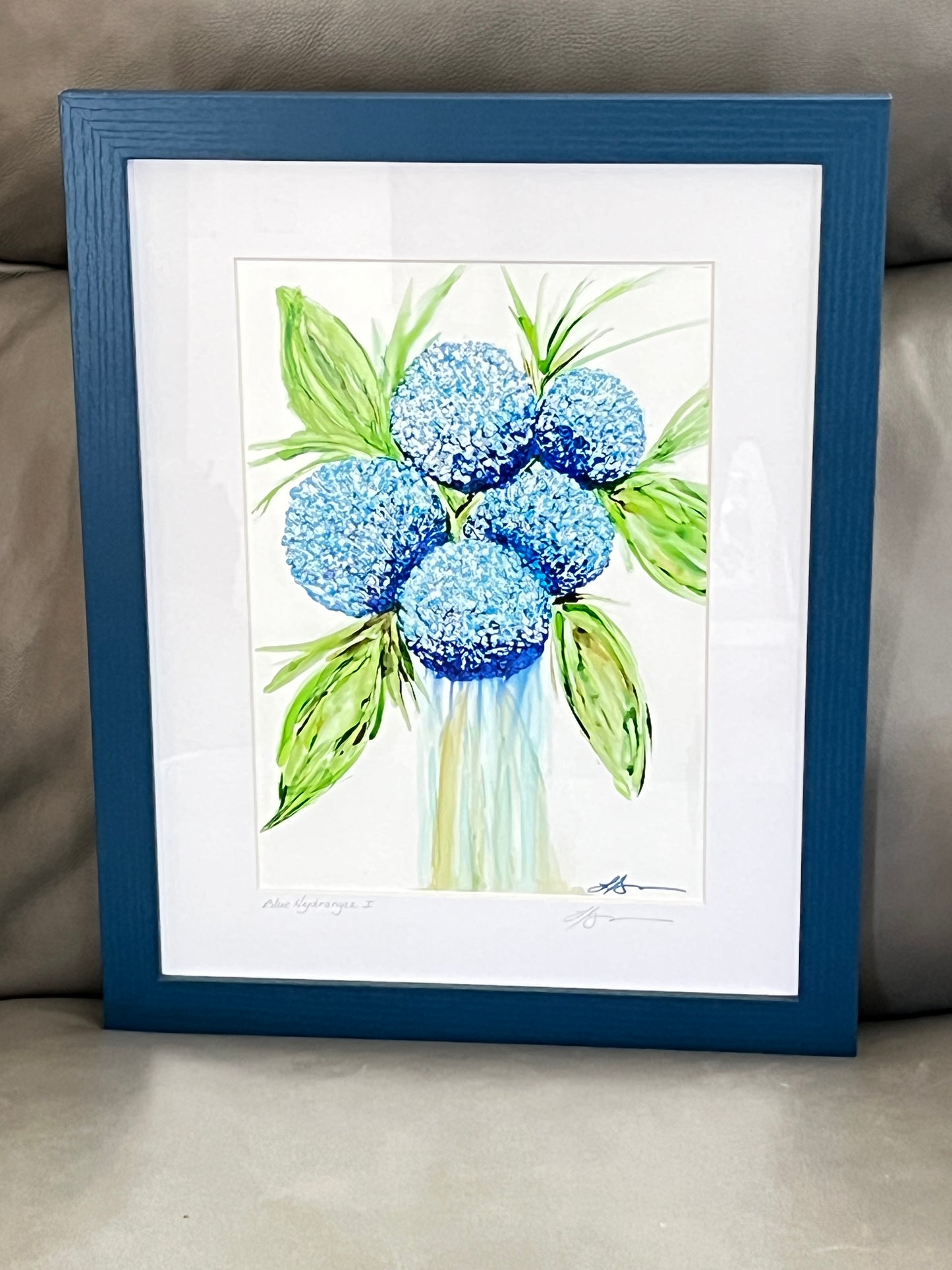 A25-21 - Blue Hydrangeas in Vase