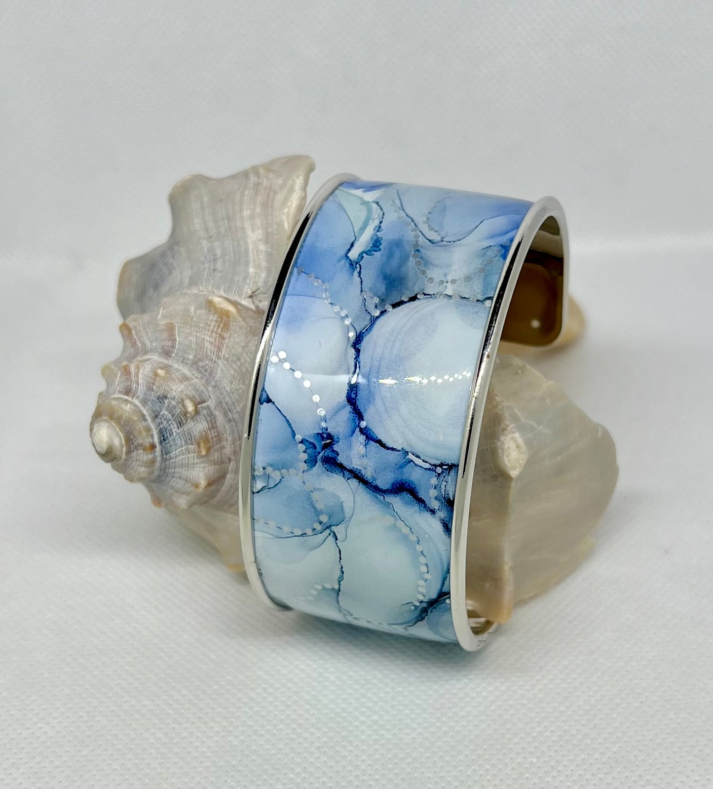 B25-003 - Blues with Silver Dots on Silver Metal Bracelet