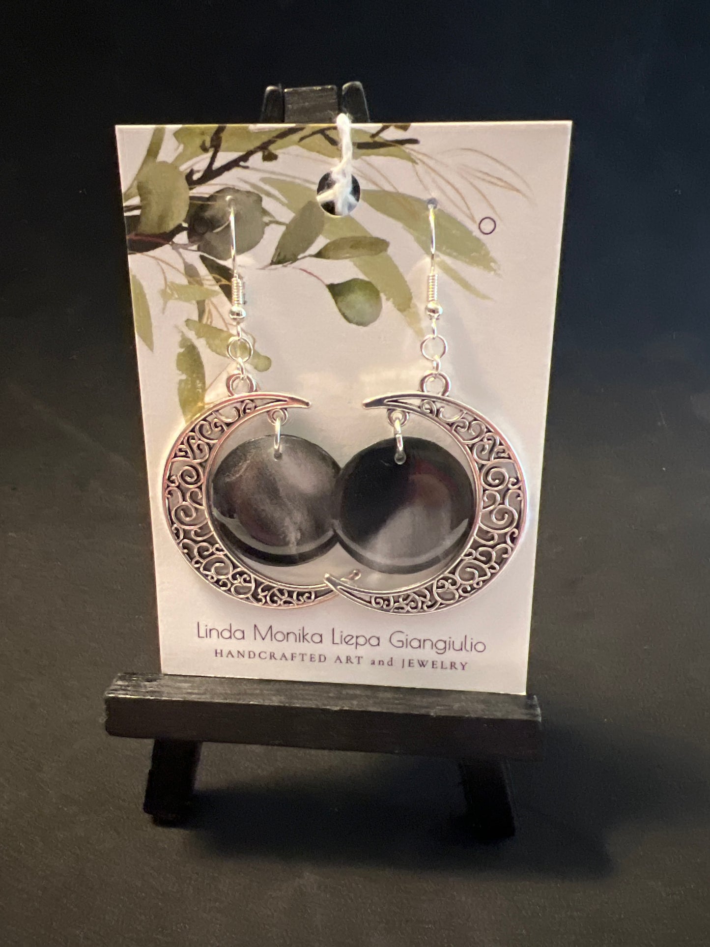 E24-181 Silver Cresent with black and silver circle #3