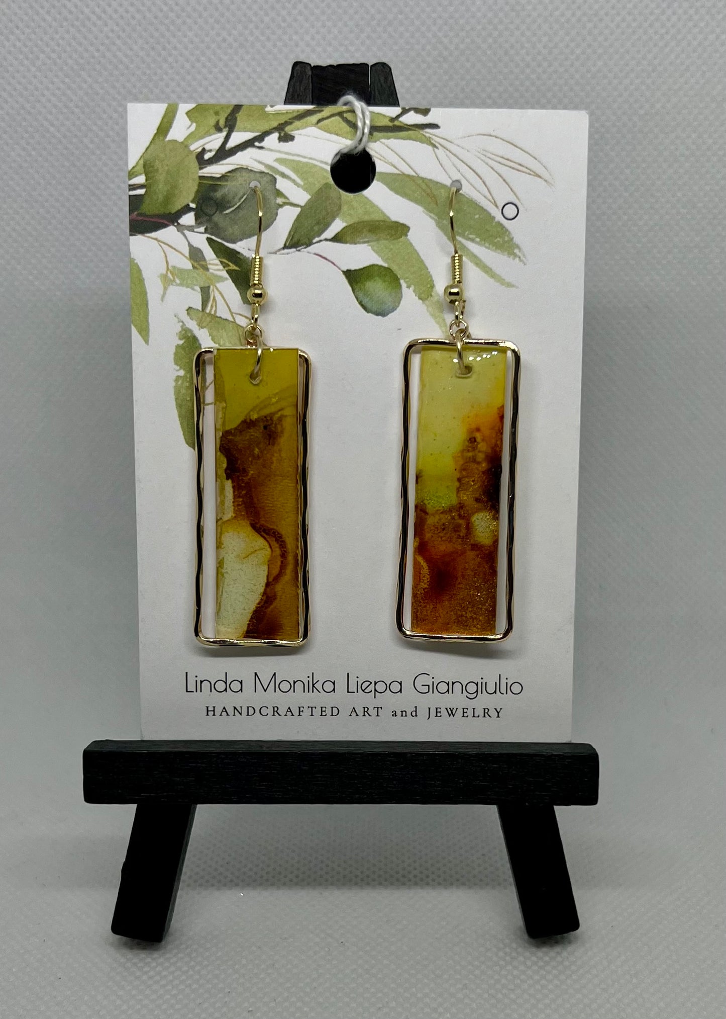 E24-102 Gold Rectangle with Green Brown and Creme Insert