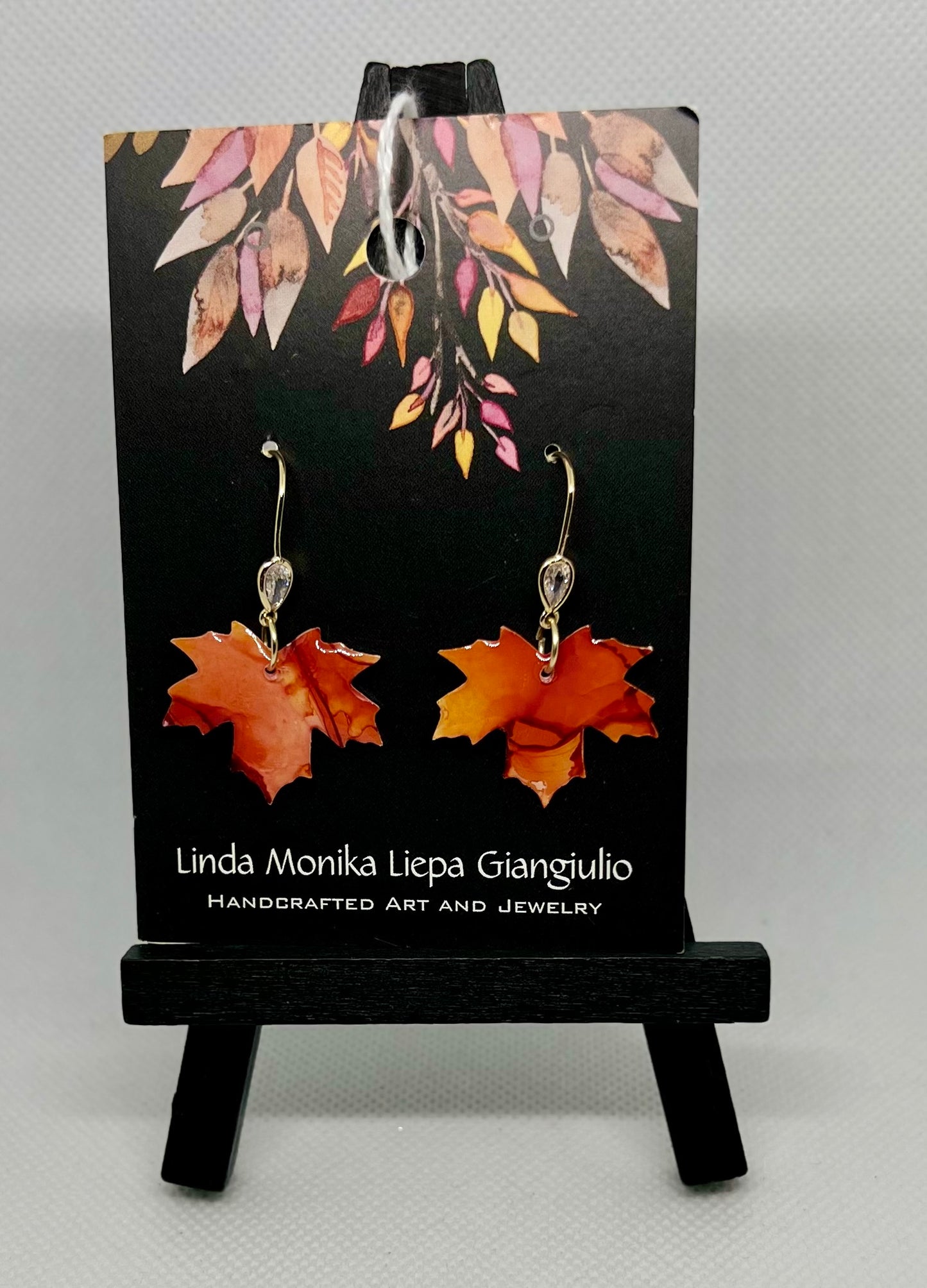 E24-133 Maple Leaf with Clear Stone