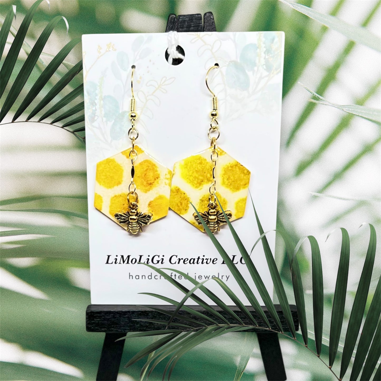 E25-018 Bee Hive with small gold bees #1