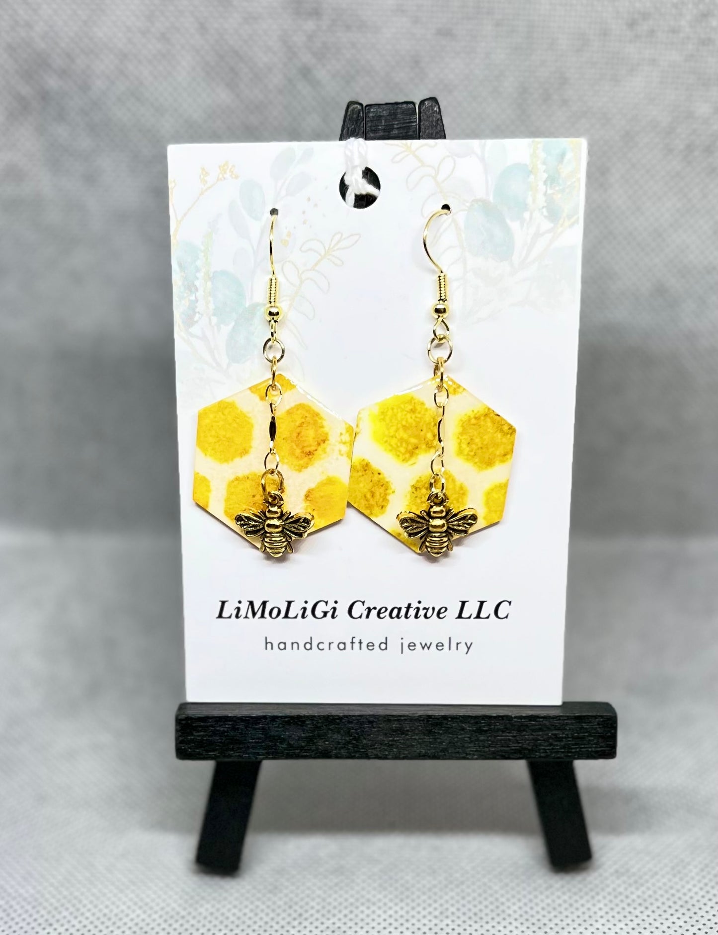 E25-018 Bee Hive with small gold bees #1