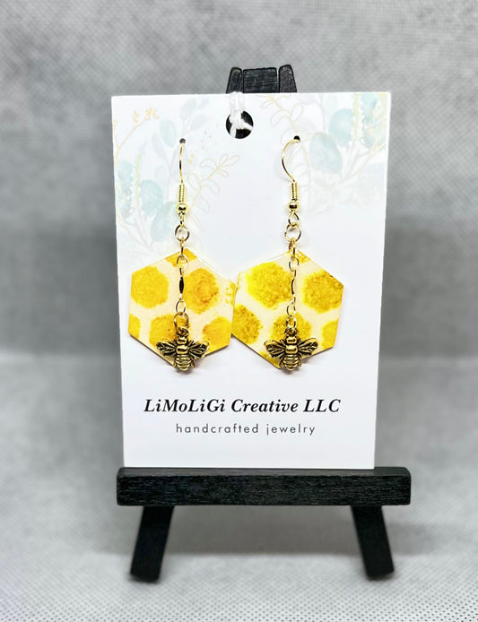 E25-018 Bee Hive with small gold bees #1