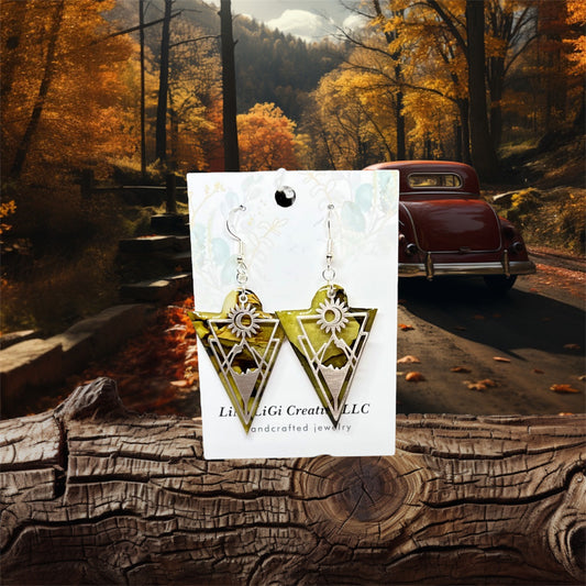 E25-020 Mountain and Sun B