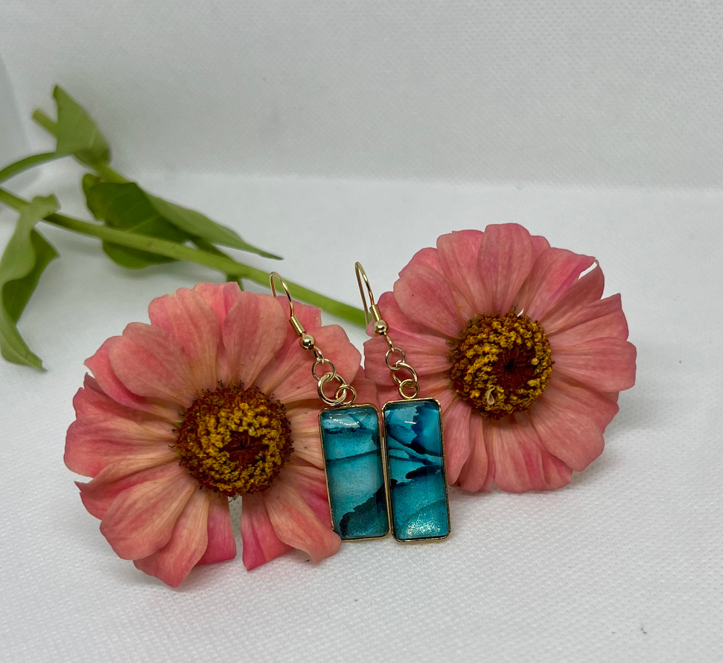 E25-040 Alcohol Ink Blue and Gold in Rectangle with glass cabochon