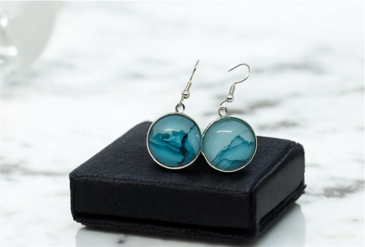 E25-042 Glacier II - Alcohol Ink in Round Silver setting with glass cabochon