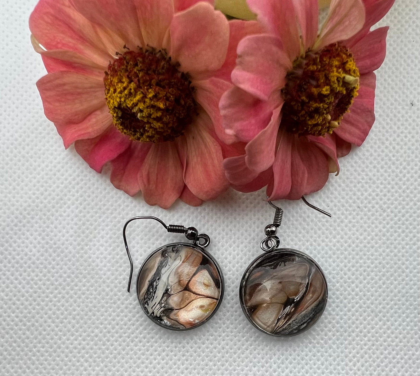 E25-044 Roses of Gold Acrylic Pour in Gun Metal setting with glass cabochon