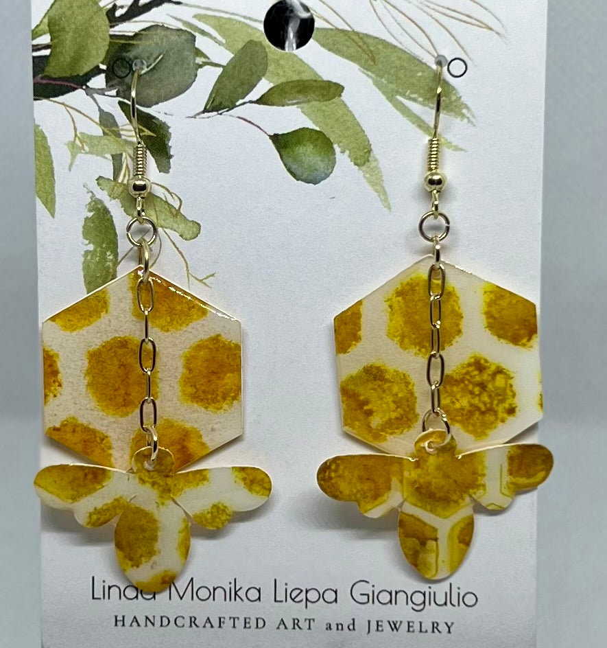 E25-054 Beehive and Bees with gold chain #2