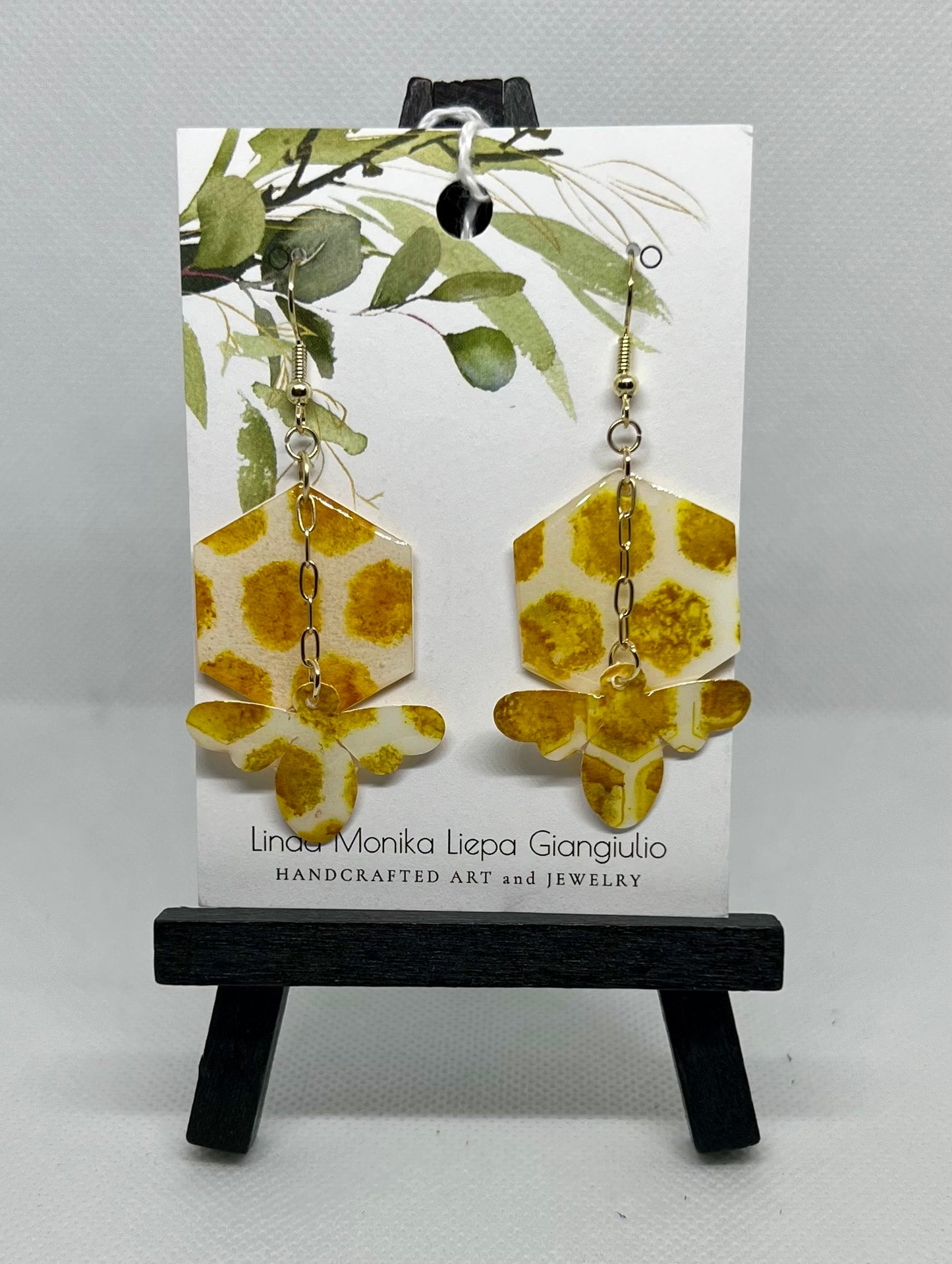 E25-054 Beehive and Bees with gold chain #2