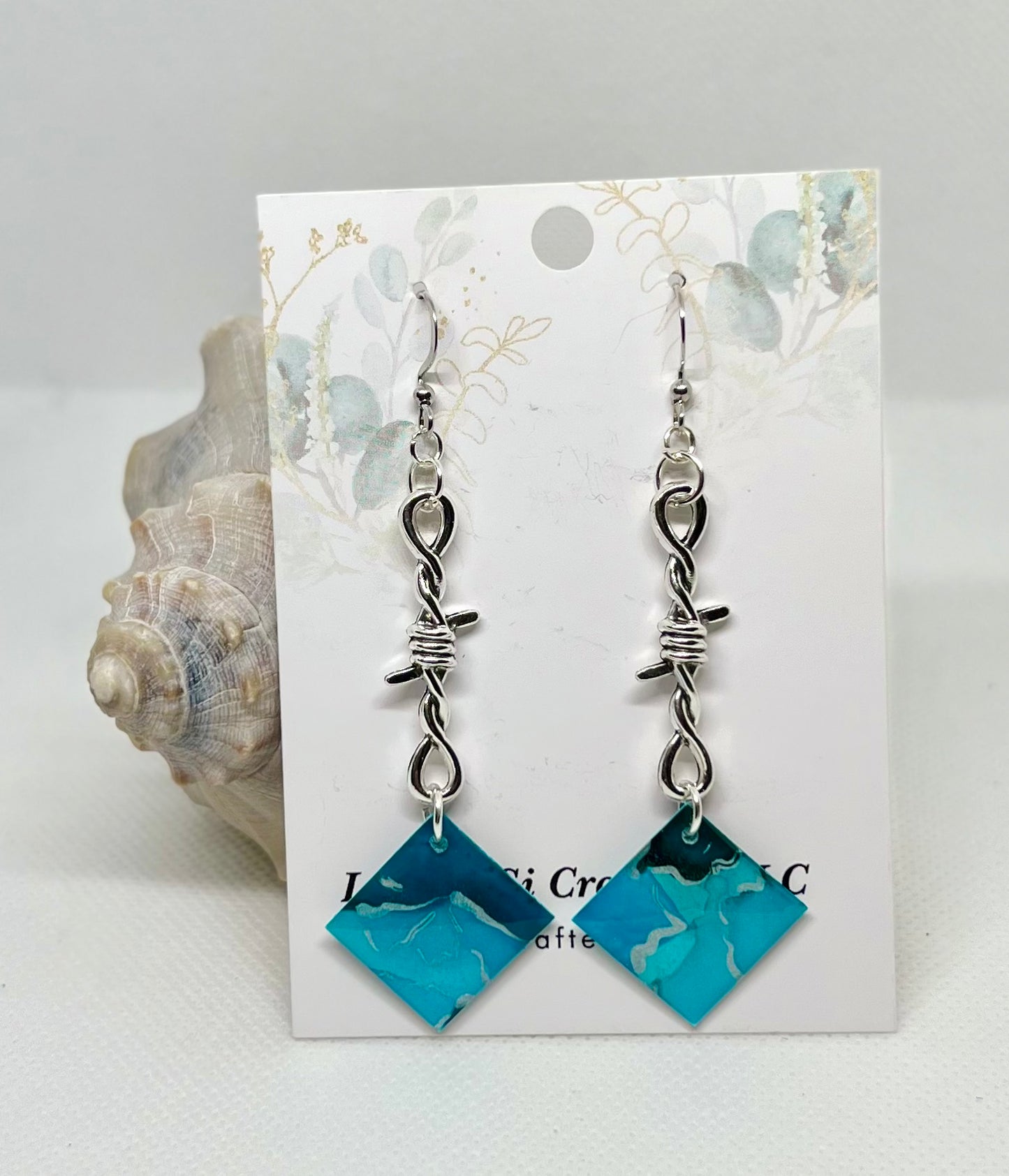 E25-057 Pool Splash Blue with Silver Diamonds with Silver Twisted attachment