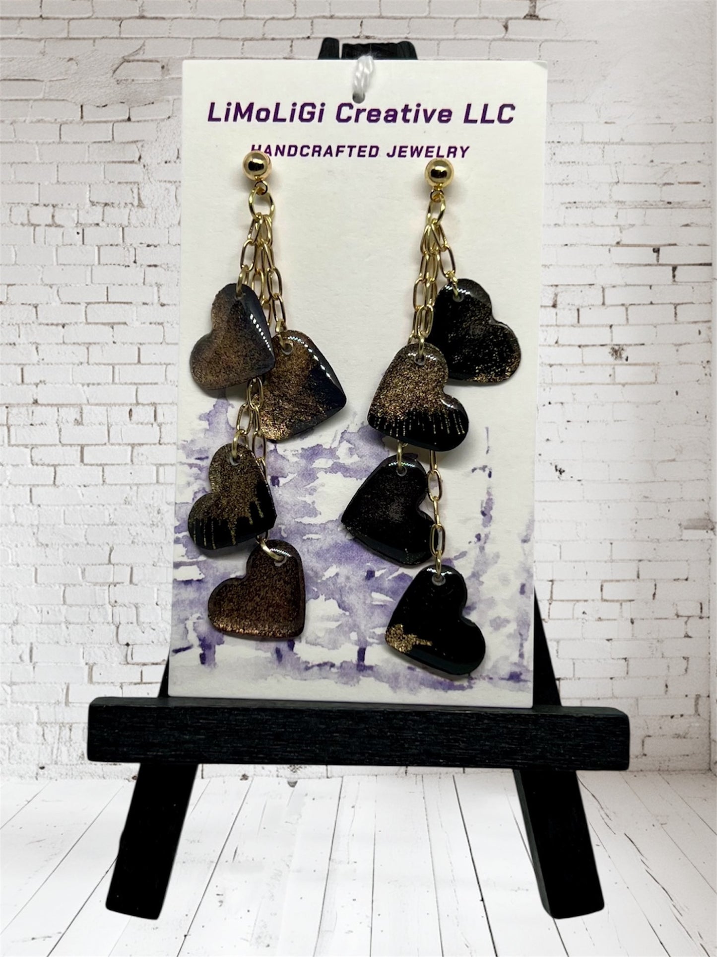 E25-060 Black and Gold 4 Cascading Hearts