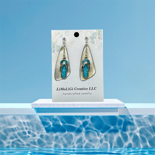 E25-076 Blue Flip Flops on Silver Elongated Triangle