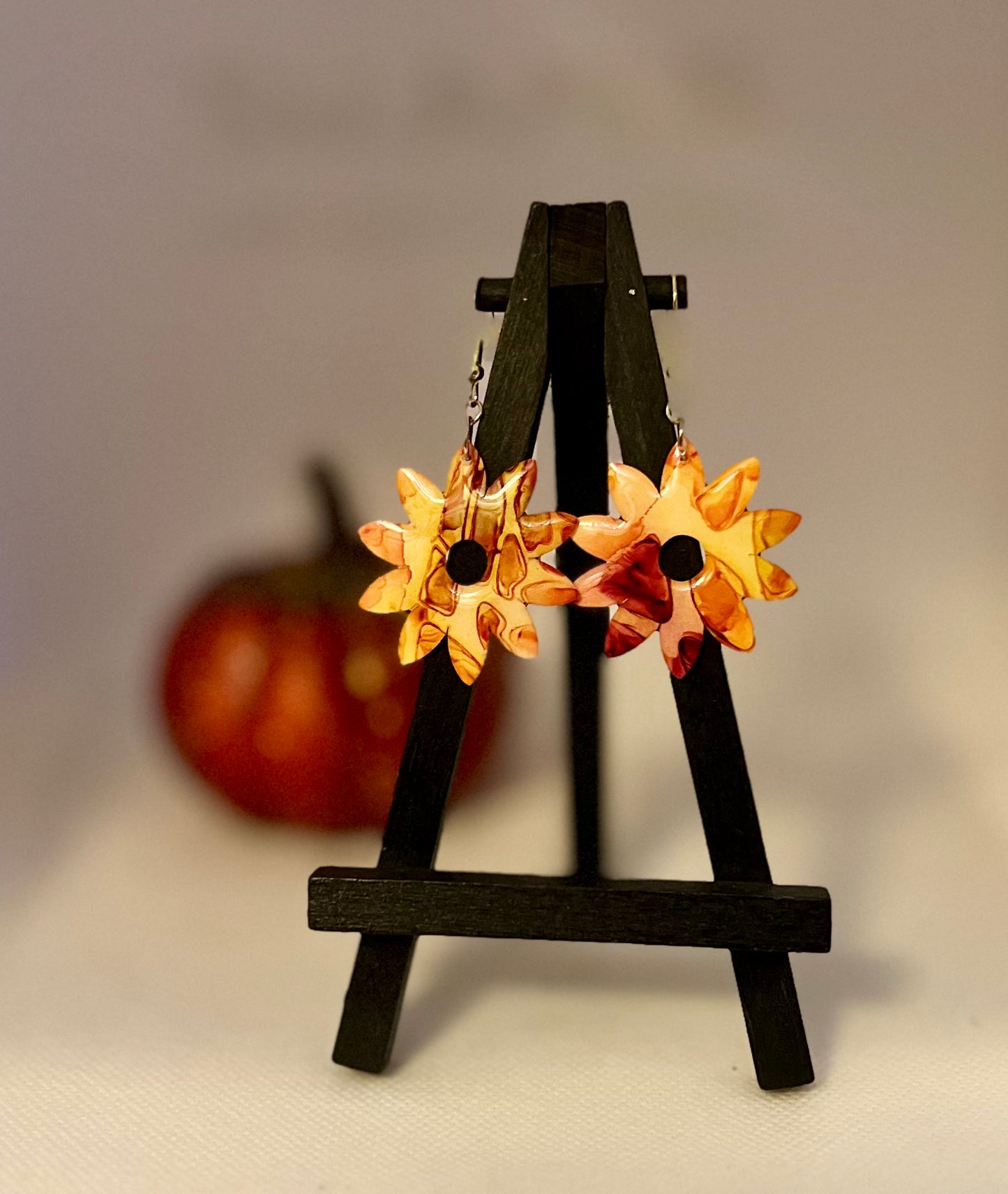 E25-098 Abstract Mums with hole #1