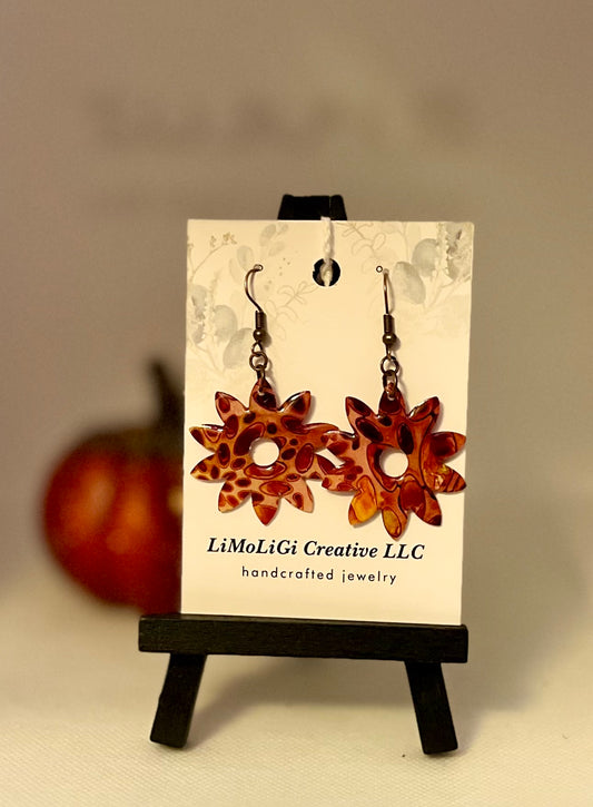 E25-099 Abstract Mums with hole #2