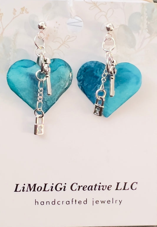 E26-030 Blue Hearts with Lock & Key with silver posts