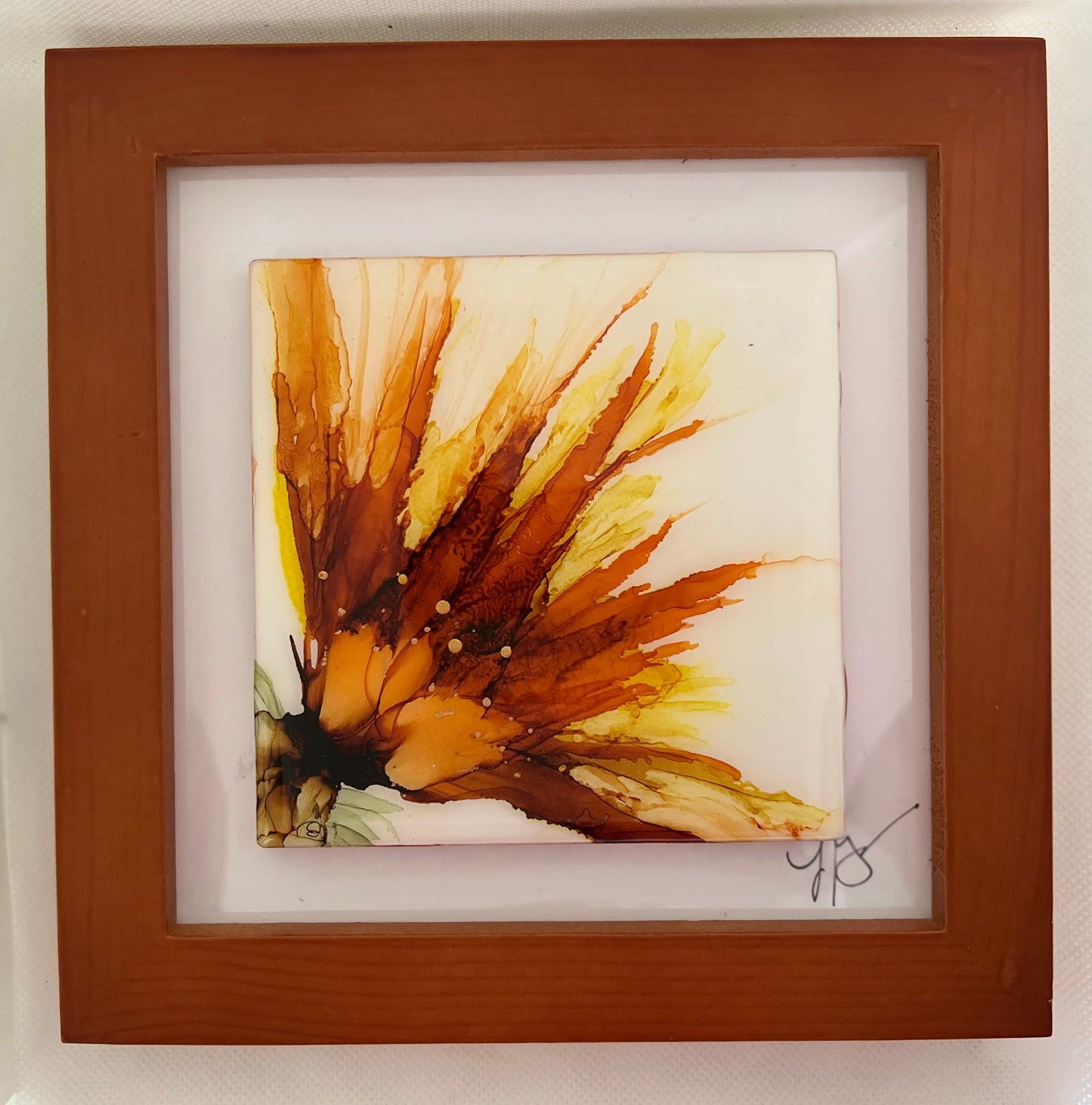 T11 - Whispy Bloom orange/brown in brown frame