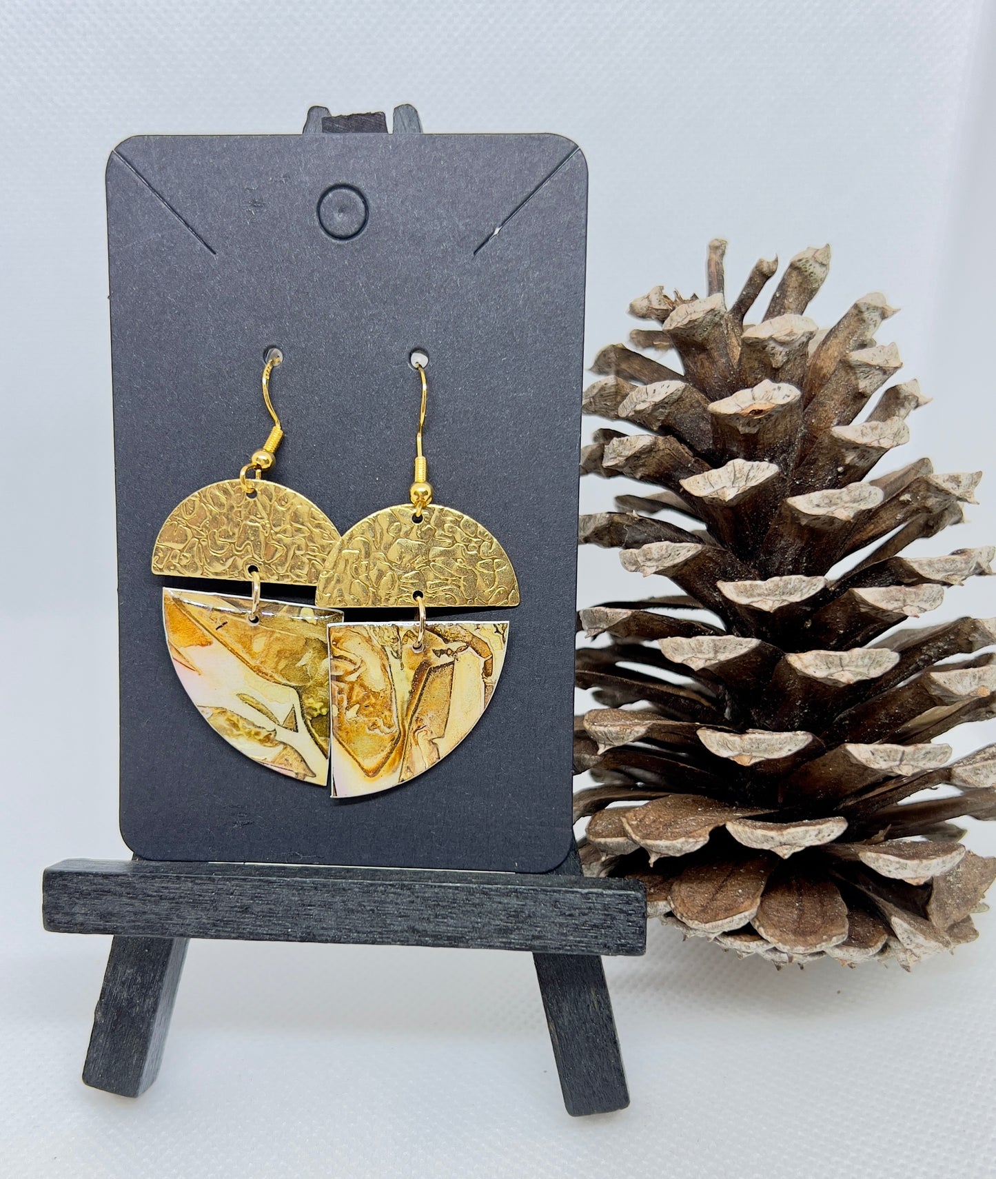 Rock Bottom 1/4 Circles with Brass Textured 1/2 Moon